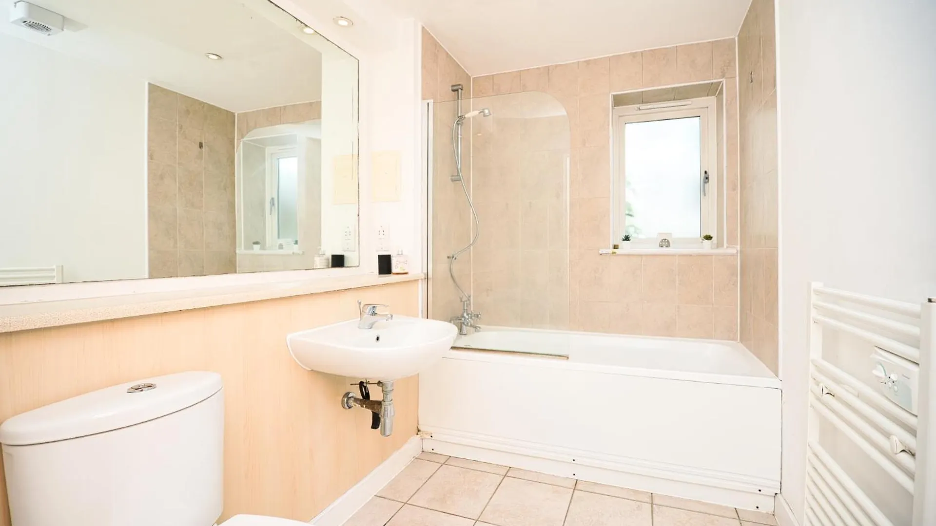 Staycation In Bow E3 Ideal For 2 Αμπερντήν Ηνωμένο Βασίλειο